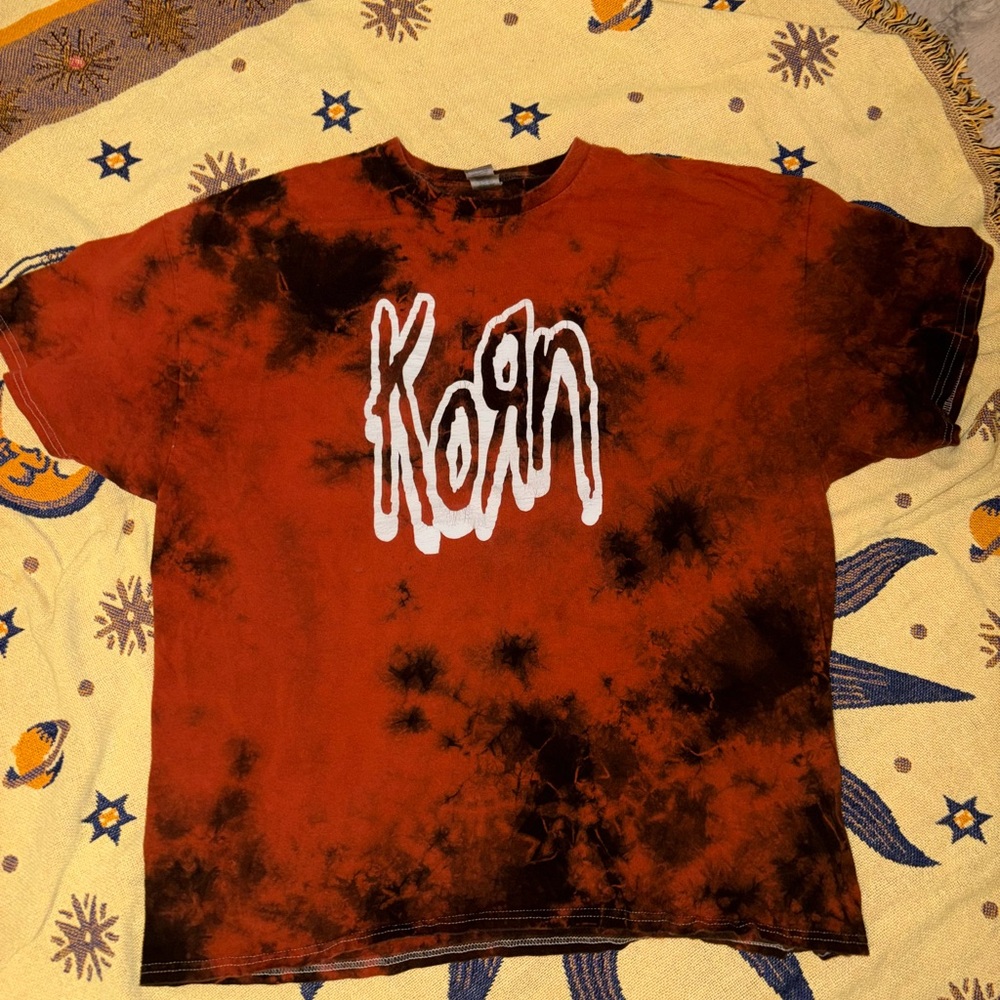 Gildan Tie-Dye Art Poster - Fiery Red and Deep Black korn numetal - Picture 2 of 5